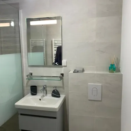Superbe Maisonnette Au Pied De La A 64