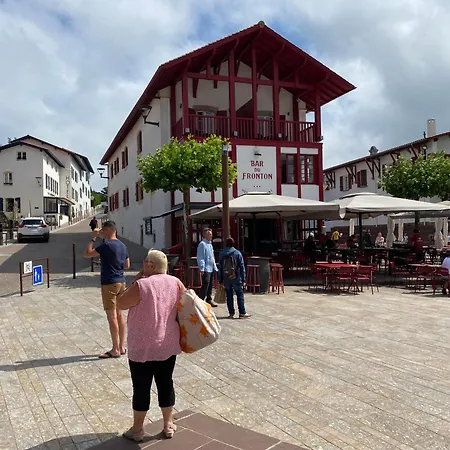Superbe Maisonnette Au Pied De La A 64